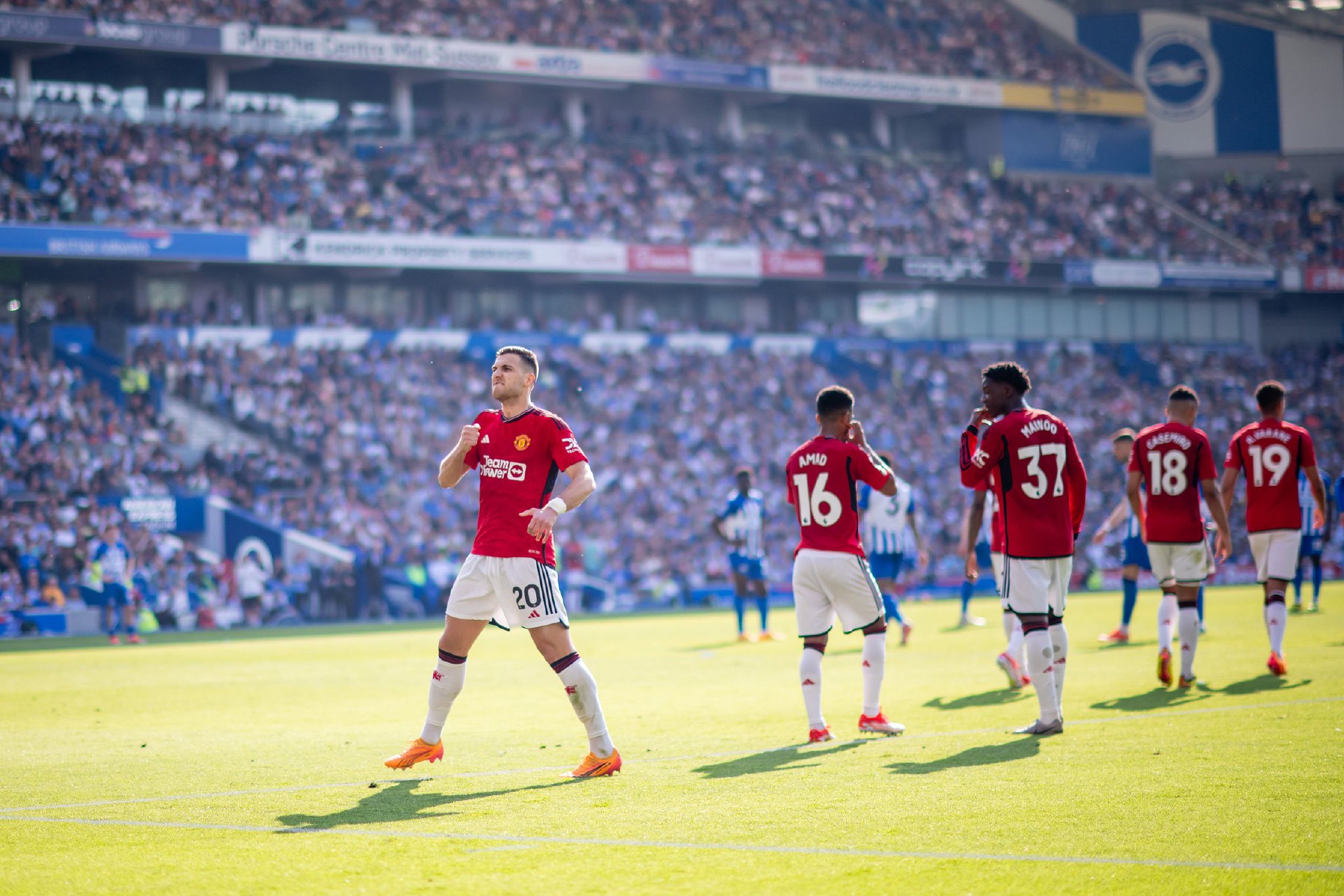 球员们备受 球员们备受